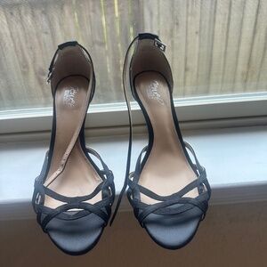 Jewel by Badgley Mischka Heel